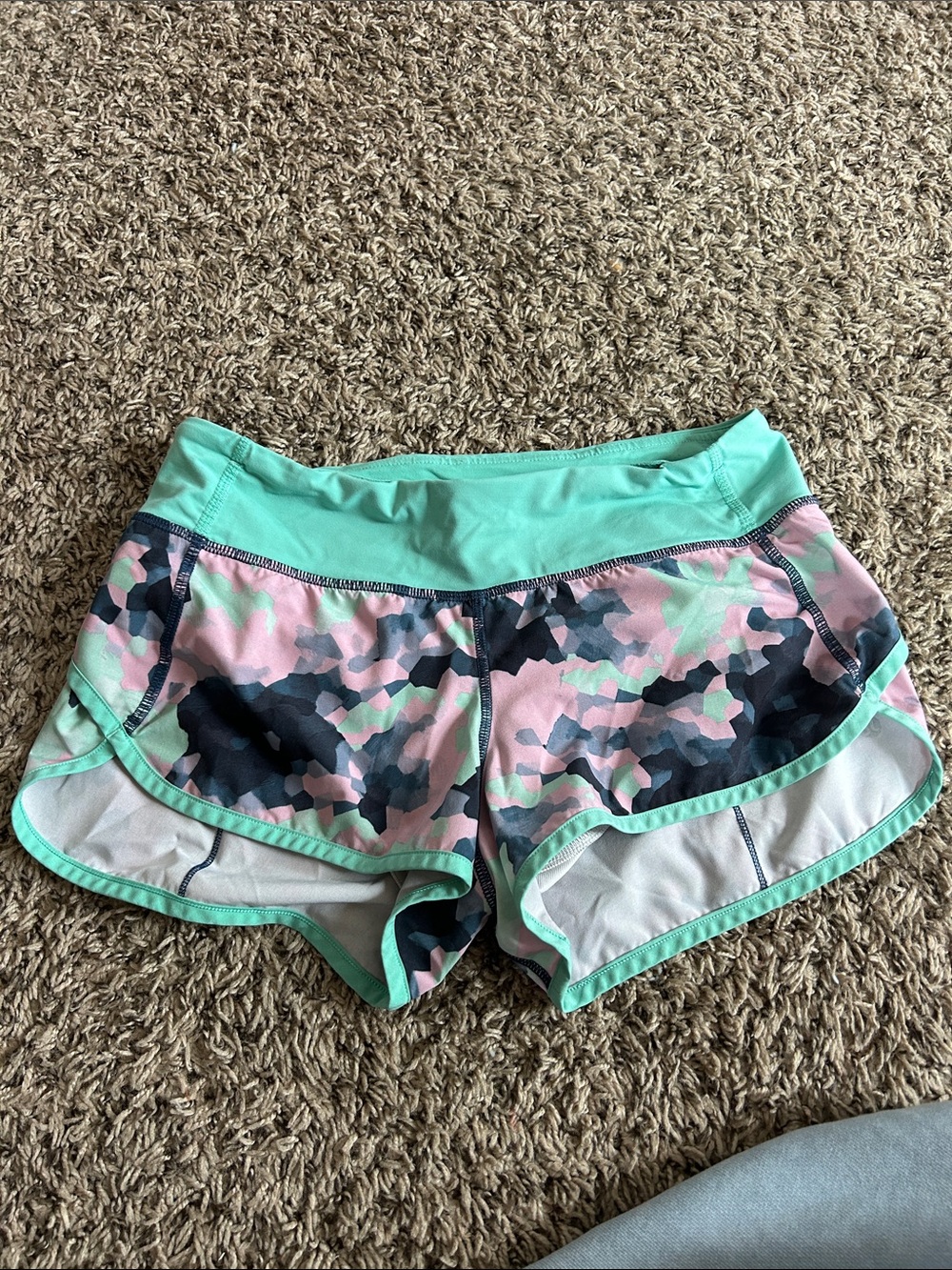 lululemon speed up shorts